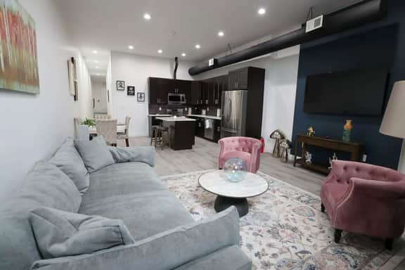 3B Stay in Downtown Easton 2BR - Image 2